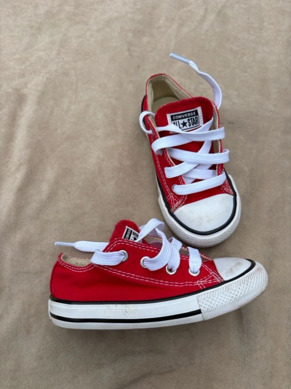 ⭐Chuck Taylor Converse All Star Madison Low Top Sneaker - Unisex Toddler 7 - Picture 1 of 5